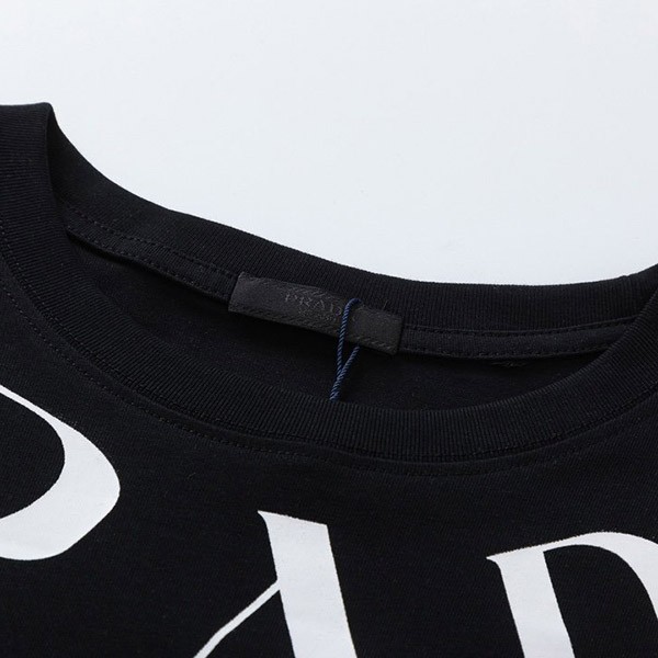 プラダ ロゴ プリントTシャツ 偽物 puq12513